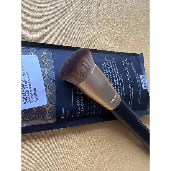 Laura Geller Black Full Coverage For All Full Face Makeup Brush - Picture 3 of 5